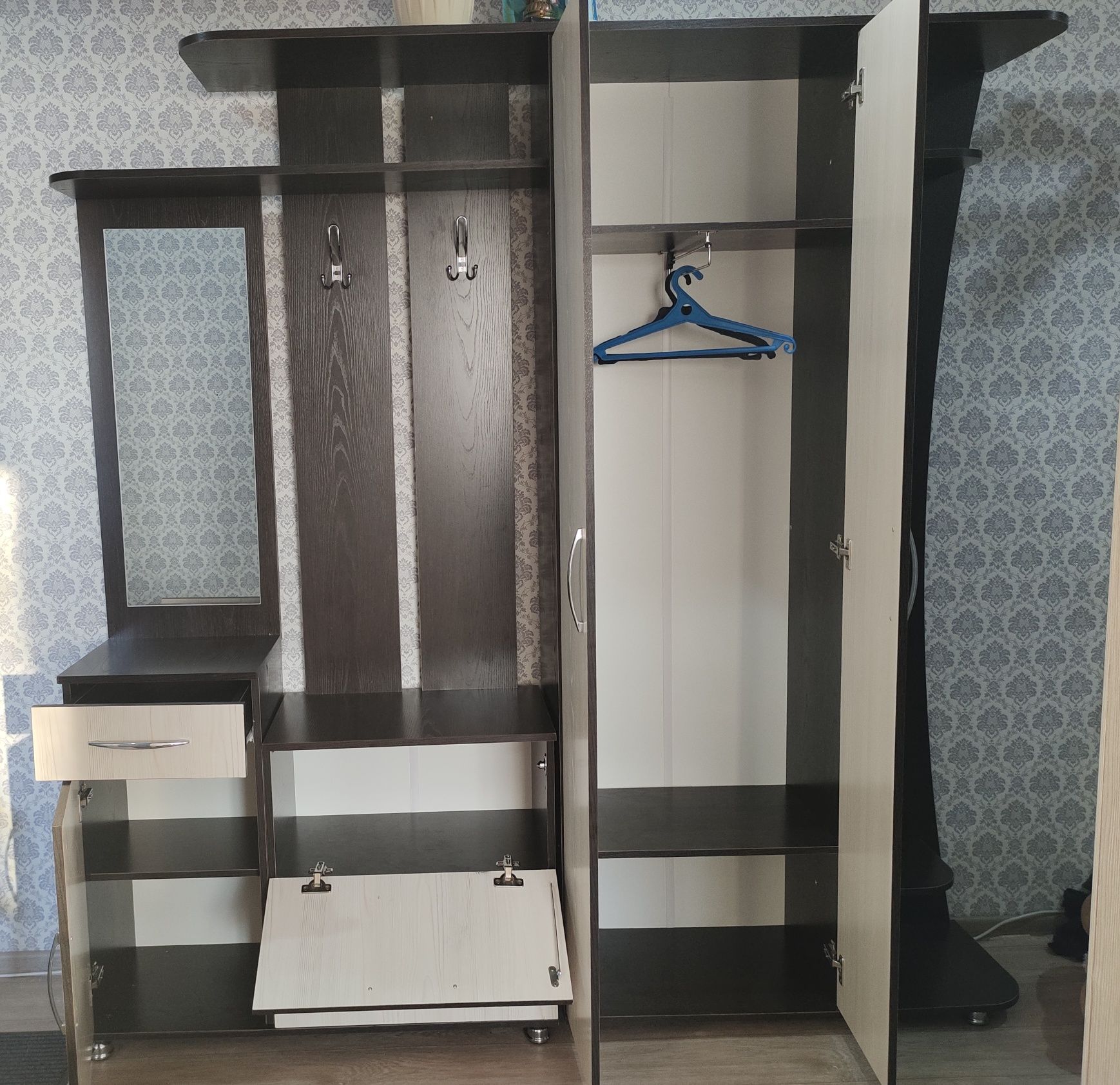 Срочно продам шкаф для прихожей‼️