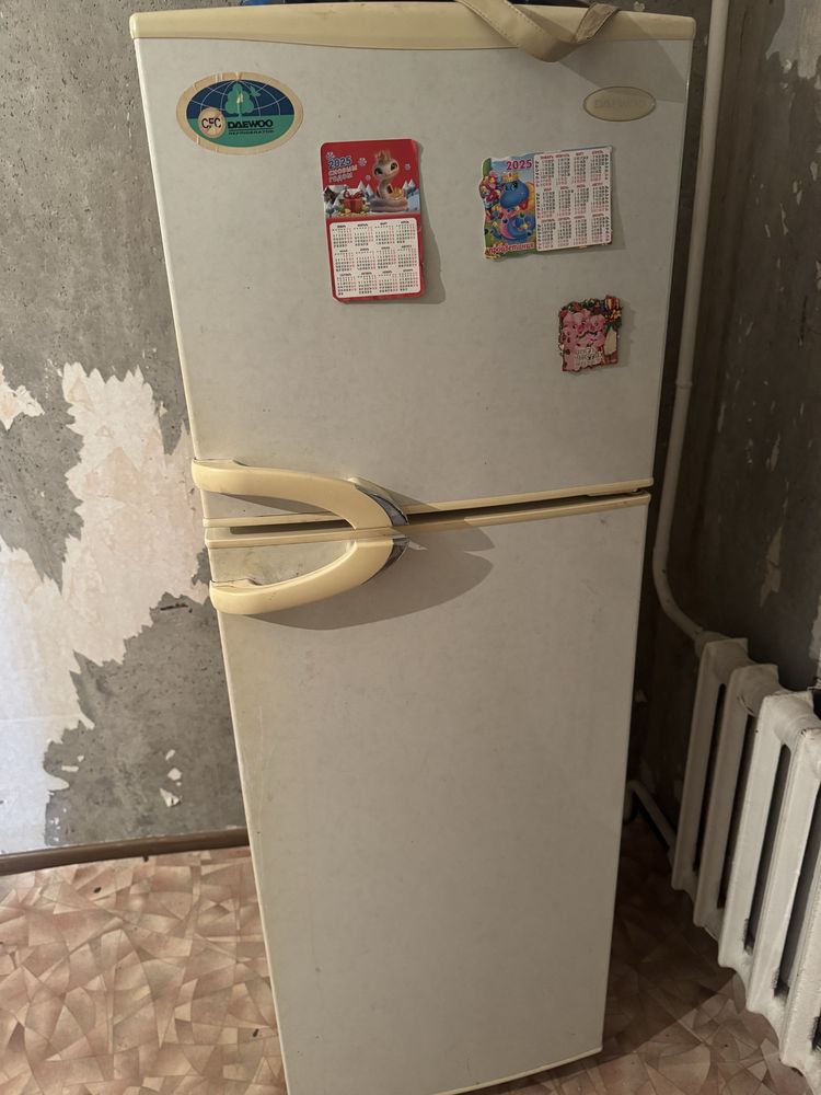 Продам холодильник
