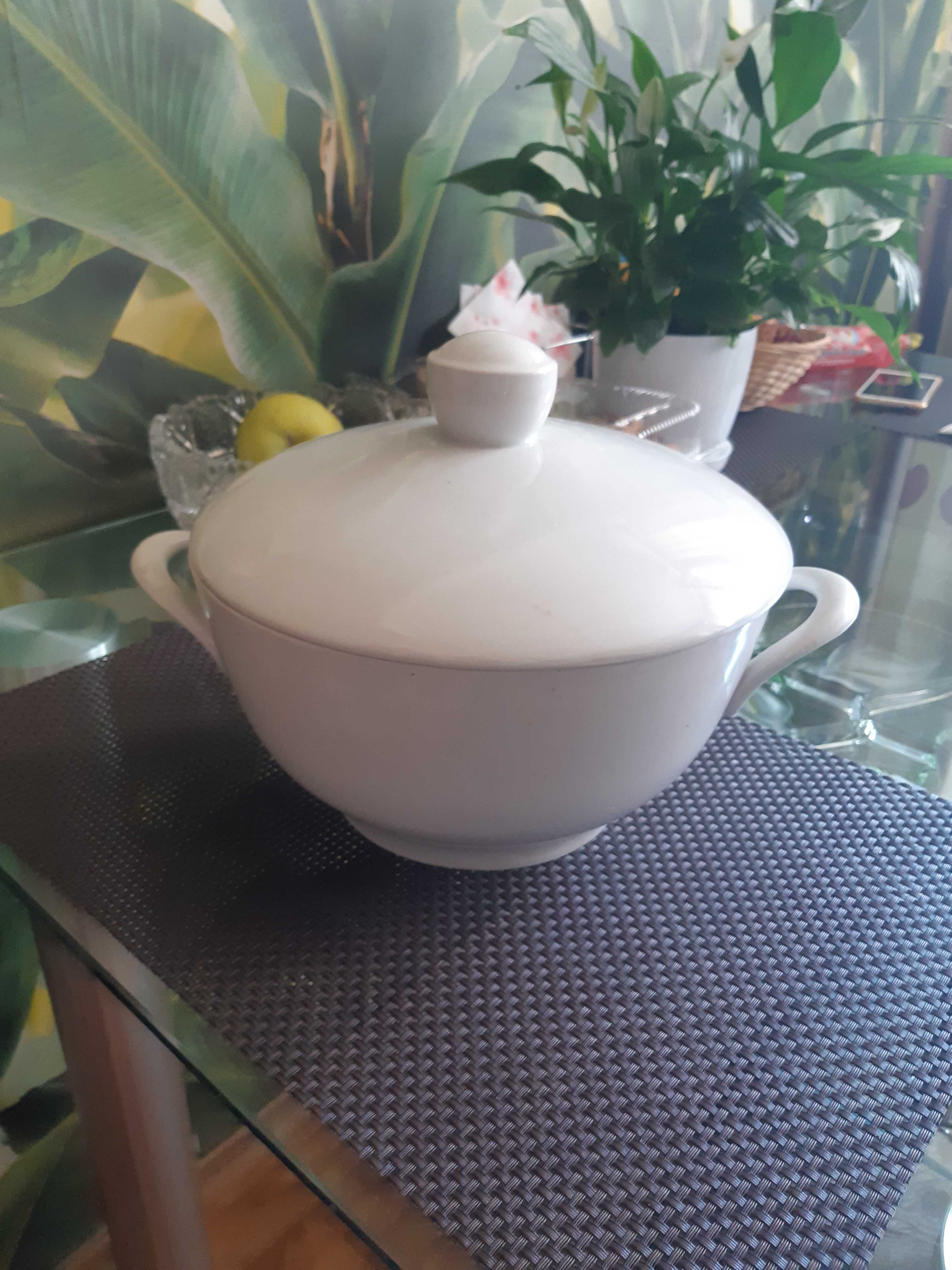 Супница фарфоровая