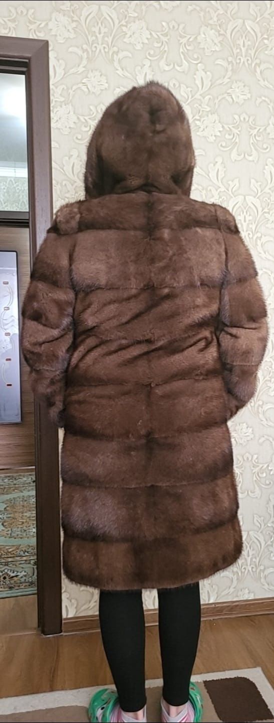 Продам норковую шубу