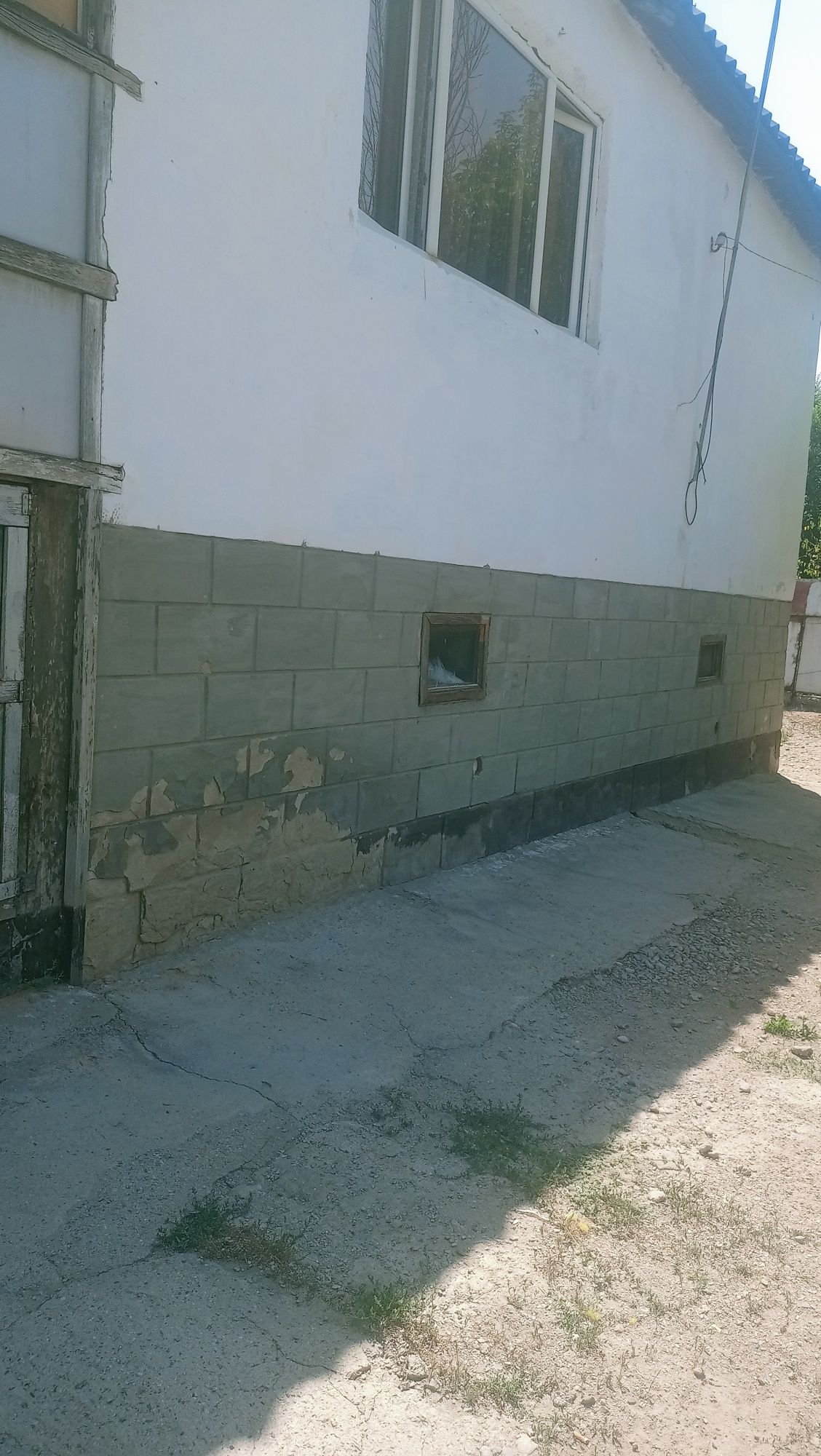Продам дом за линией рядом с пекарней Пышка .Дом  двух этажныйй