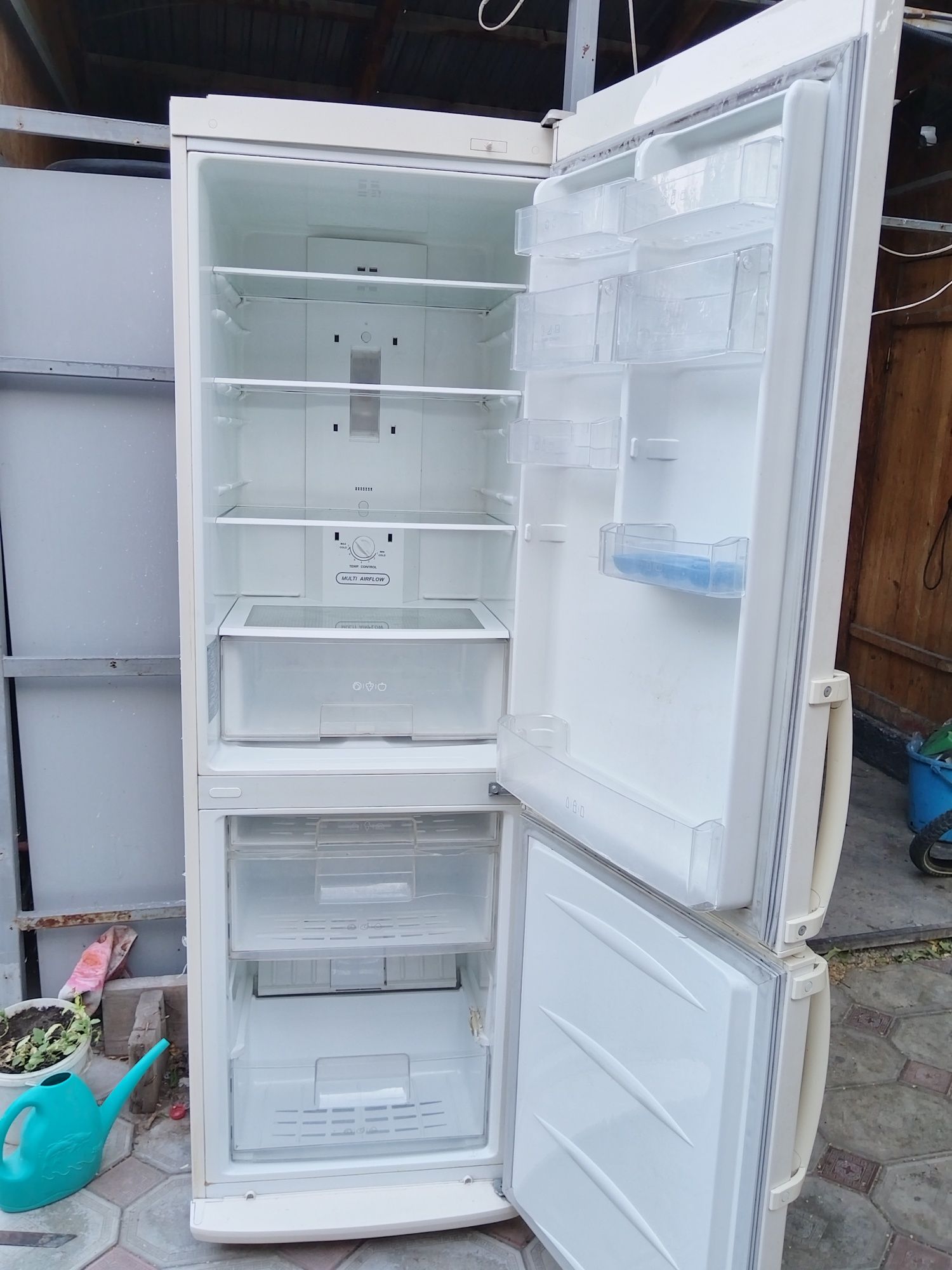 Продам б/у холодильник LG