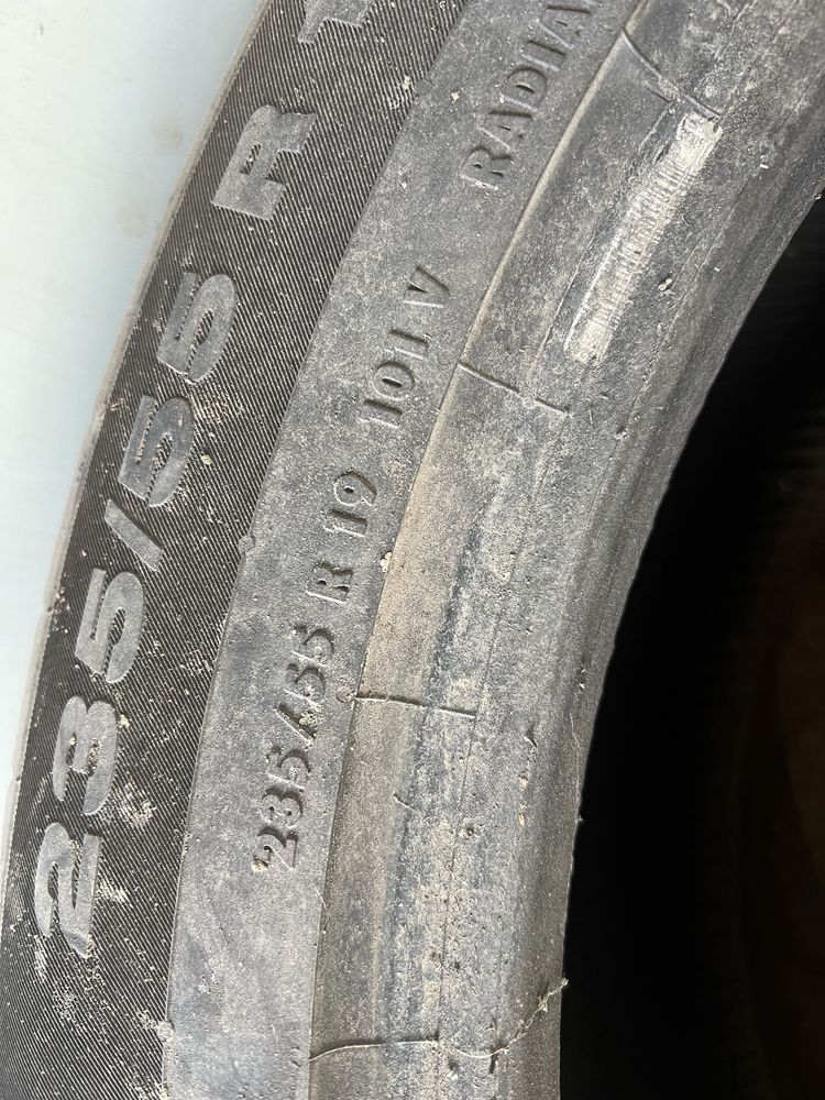 Продам шины на R17