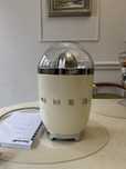 Соковыжималка цитрусовая. SMEG