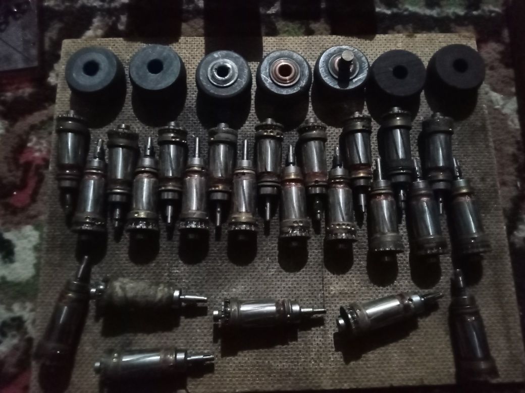 Продам график и разные щётки