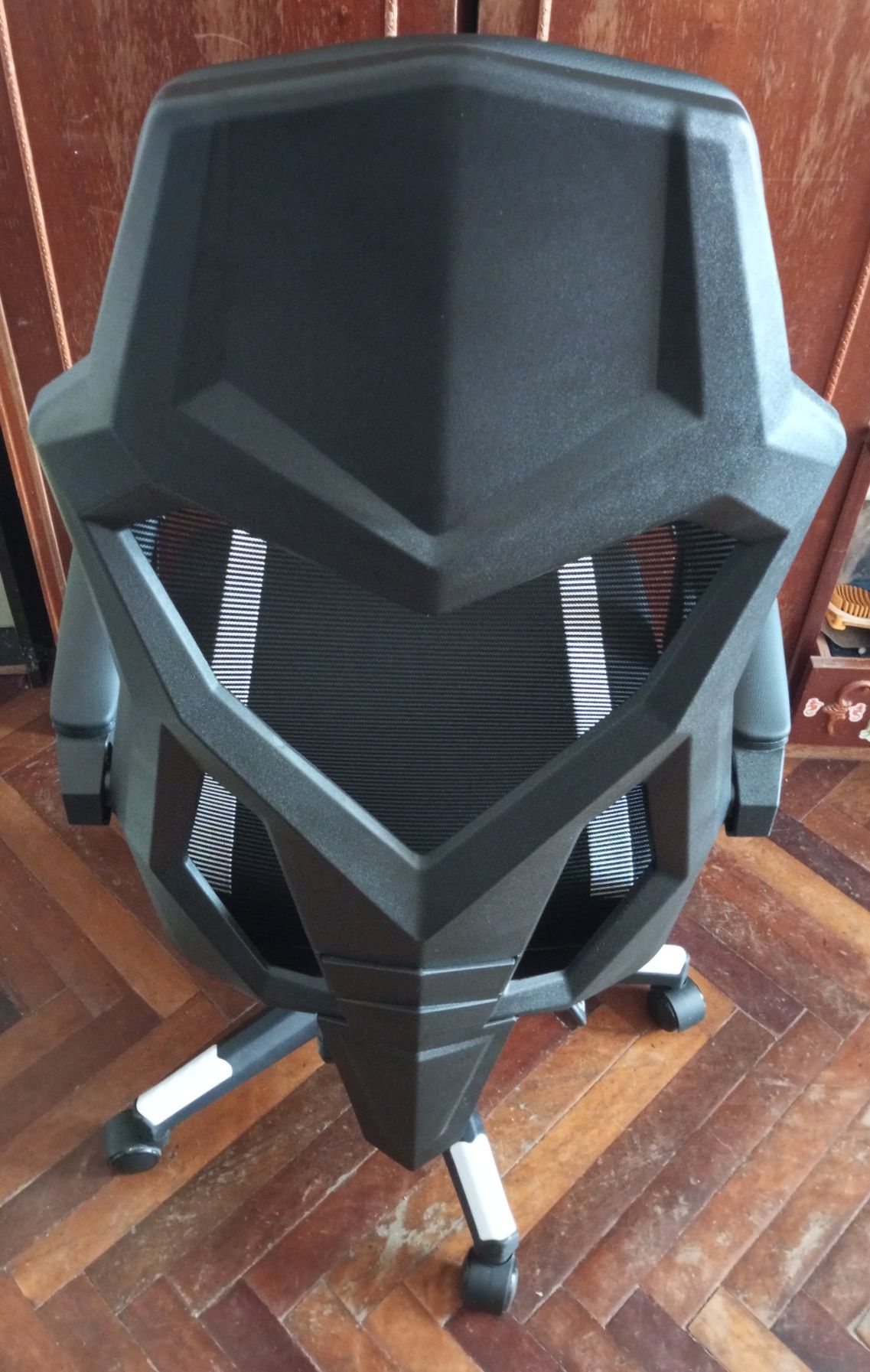 Игровое компьютерное кресло
