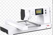 Продам швейно вышивальная  машина Bernina b79