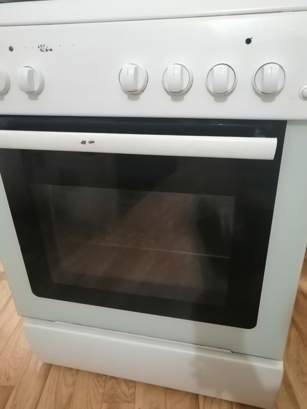 Продам газ-плиту