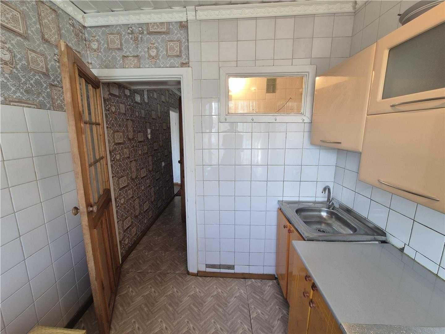 Продам 1 комнатную  квартиру  на 7 мкр  4/5 эт