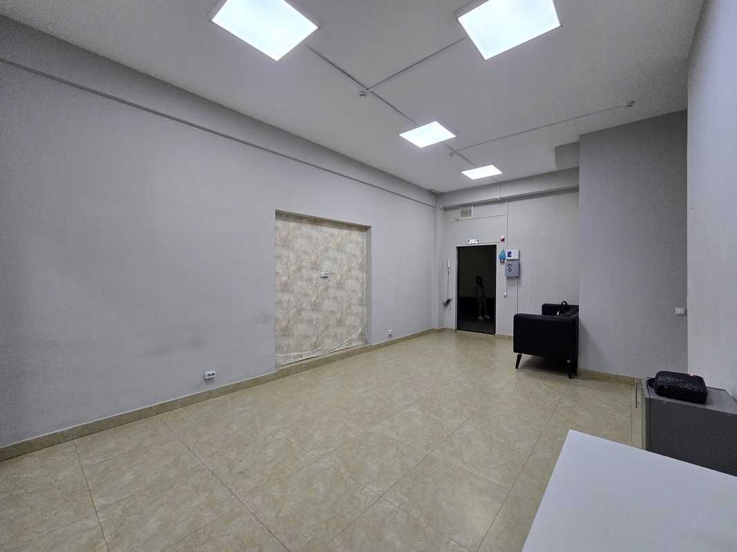 Продам комерческое помещение Ж.К.Опера Аксай 4
