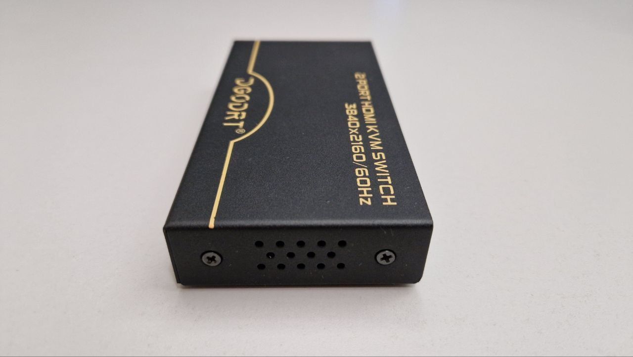 KKVM Свич HDMI 4K / 60 Hz
Позволяет переключать монитор между двумя ис