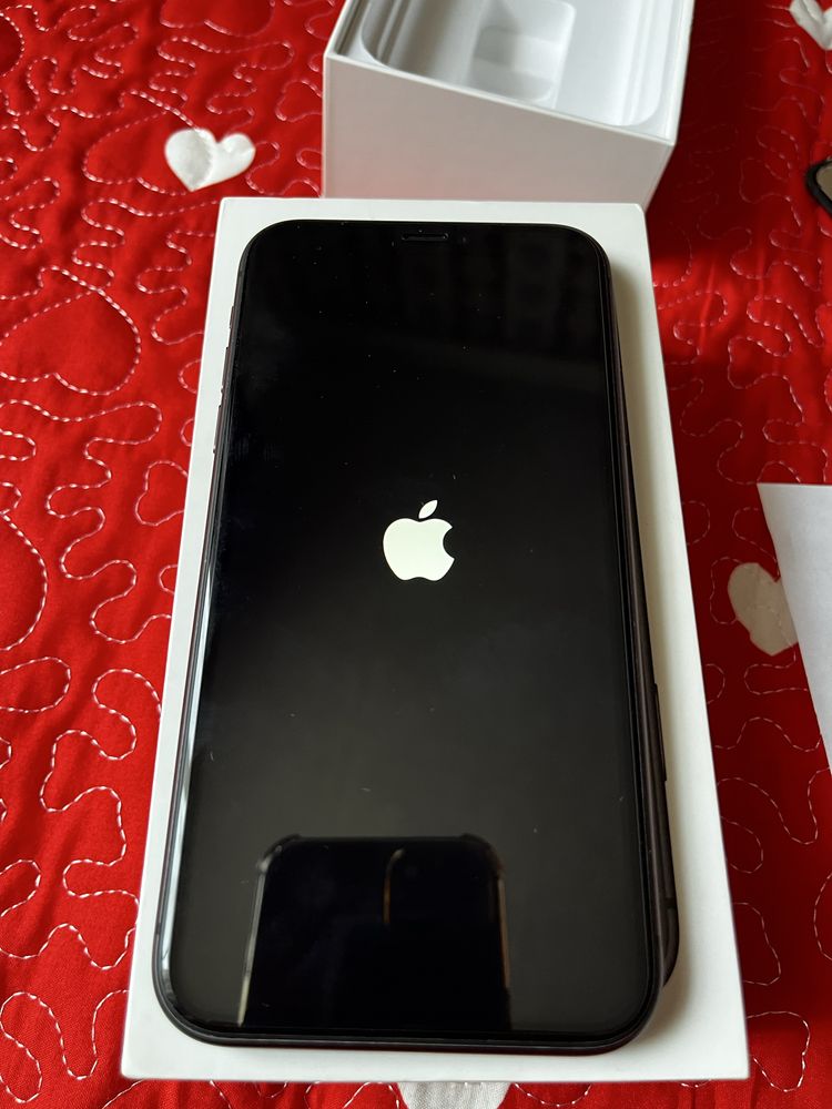 Продам Iphone 11, Black, 64 GB MWL72LL/A