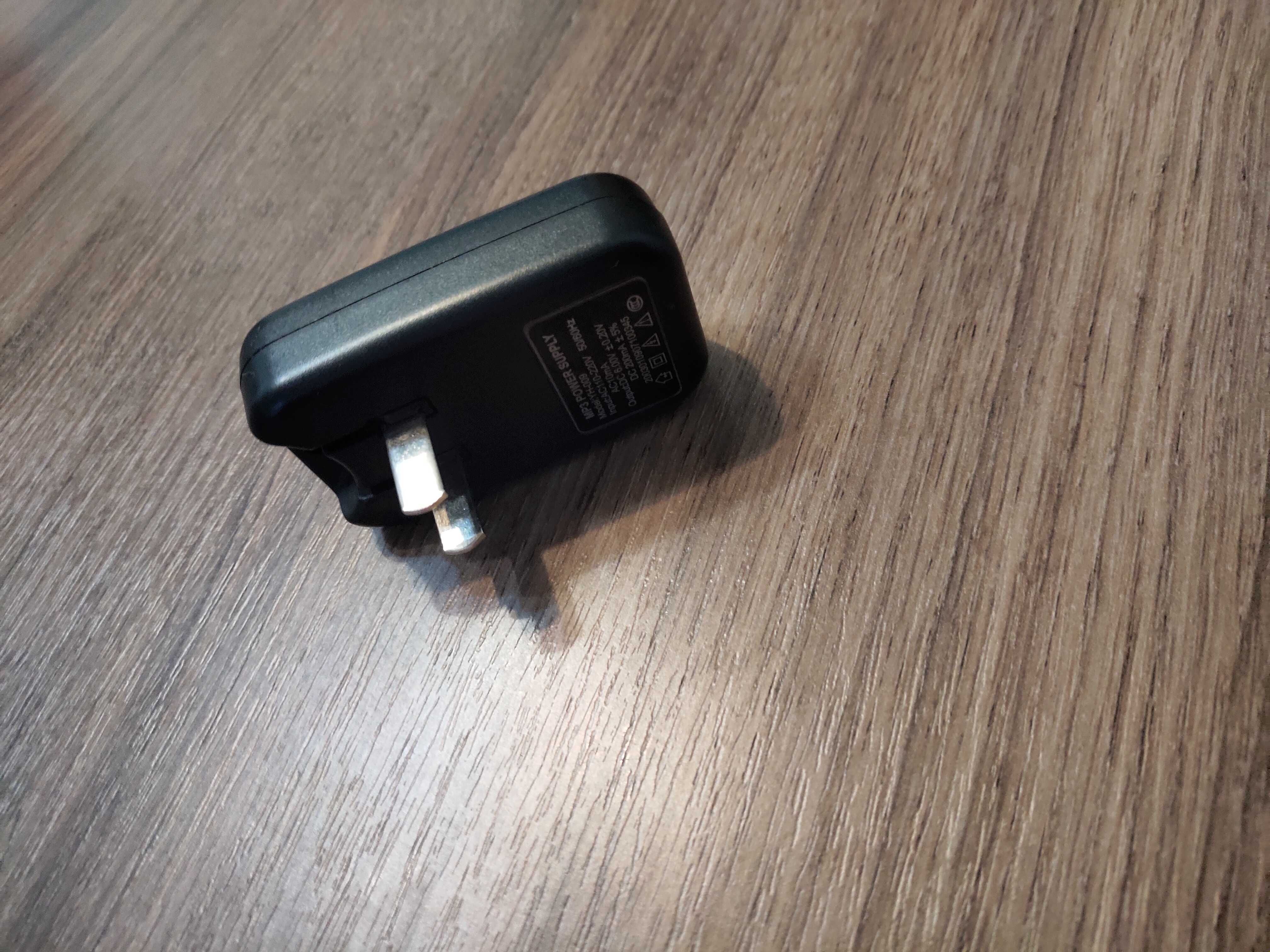 Сетевое зарядное устройство (с USB, американская вилка)