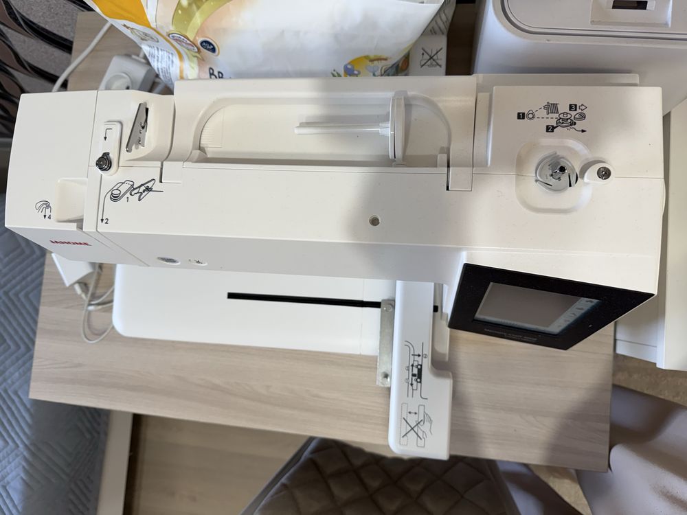 Продаю вышивальную машину Janome 500e