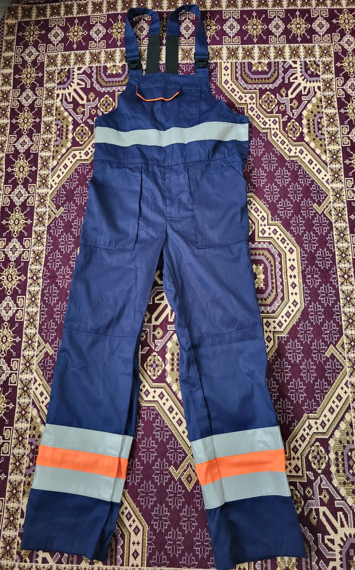 Жазғы жұмысшы киімі жаңа күйде.