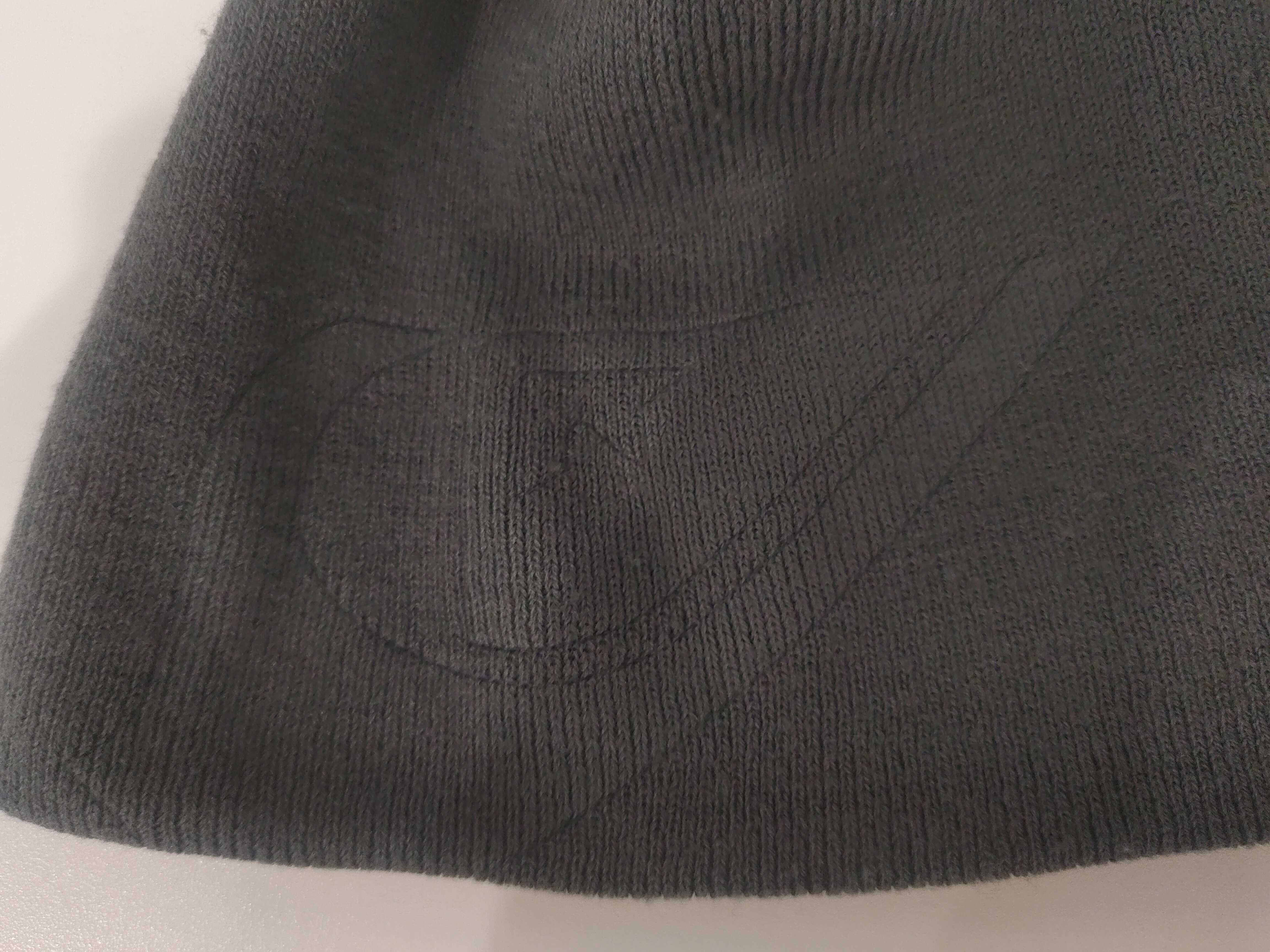 Шапка Quiksilver.