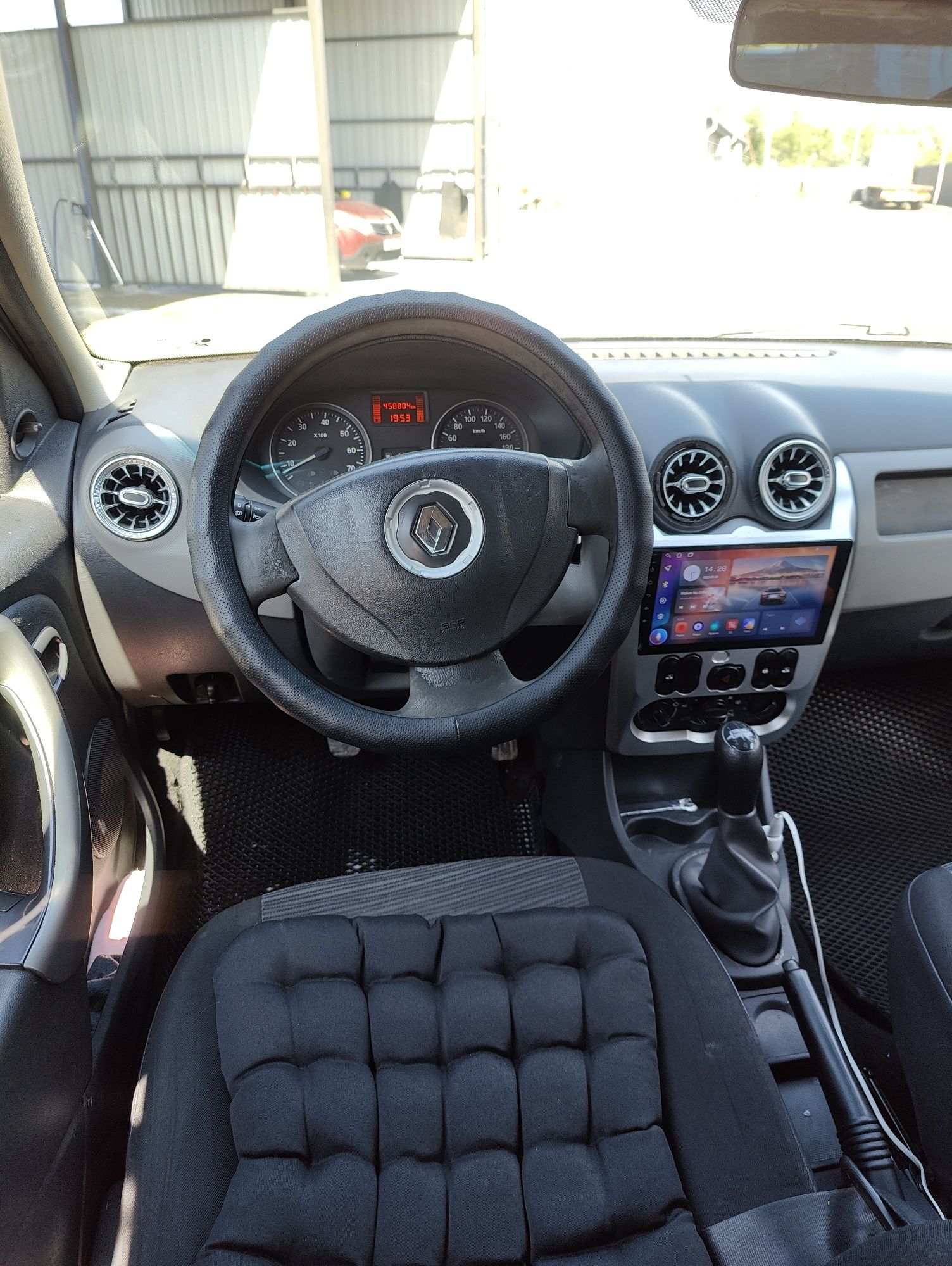 Renault Logan есть рассрочка