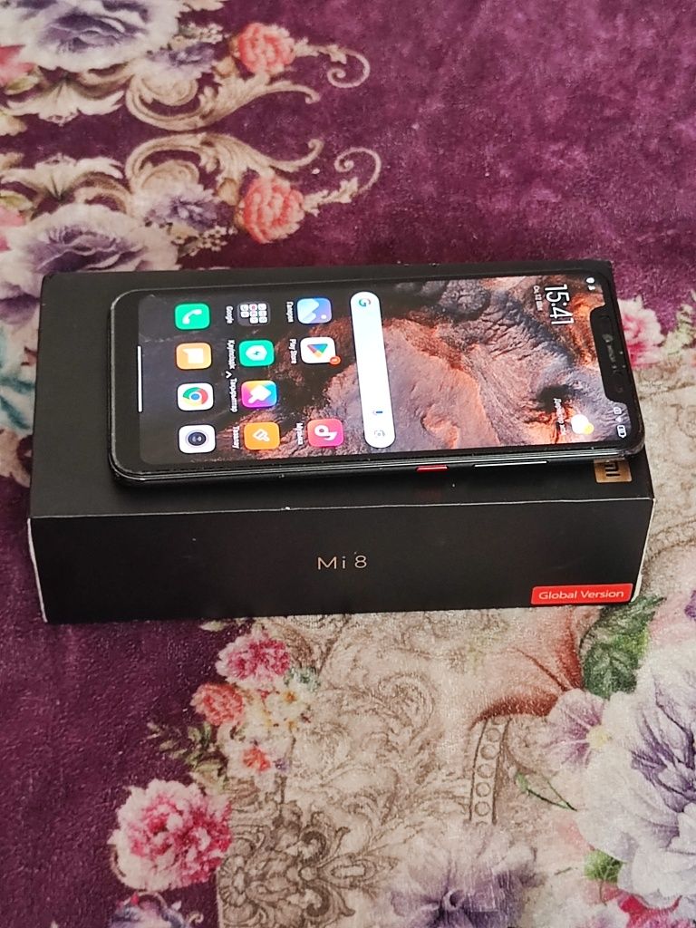 Xiaomi Mi 8 Pro  в хорошем состоянии