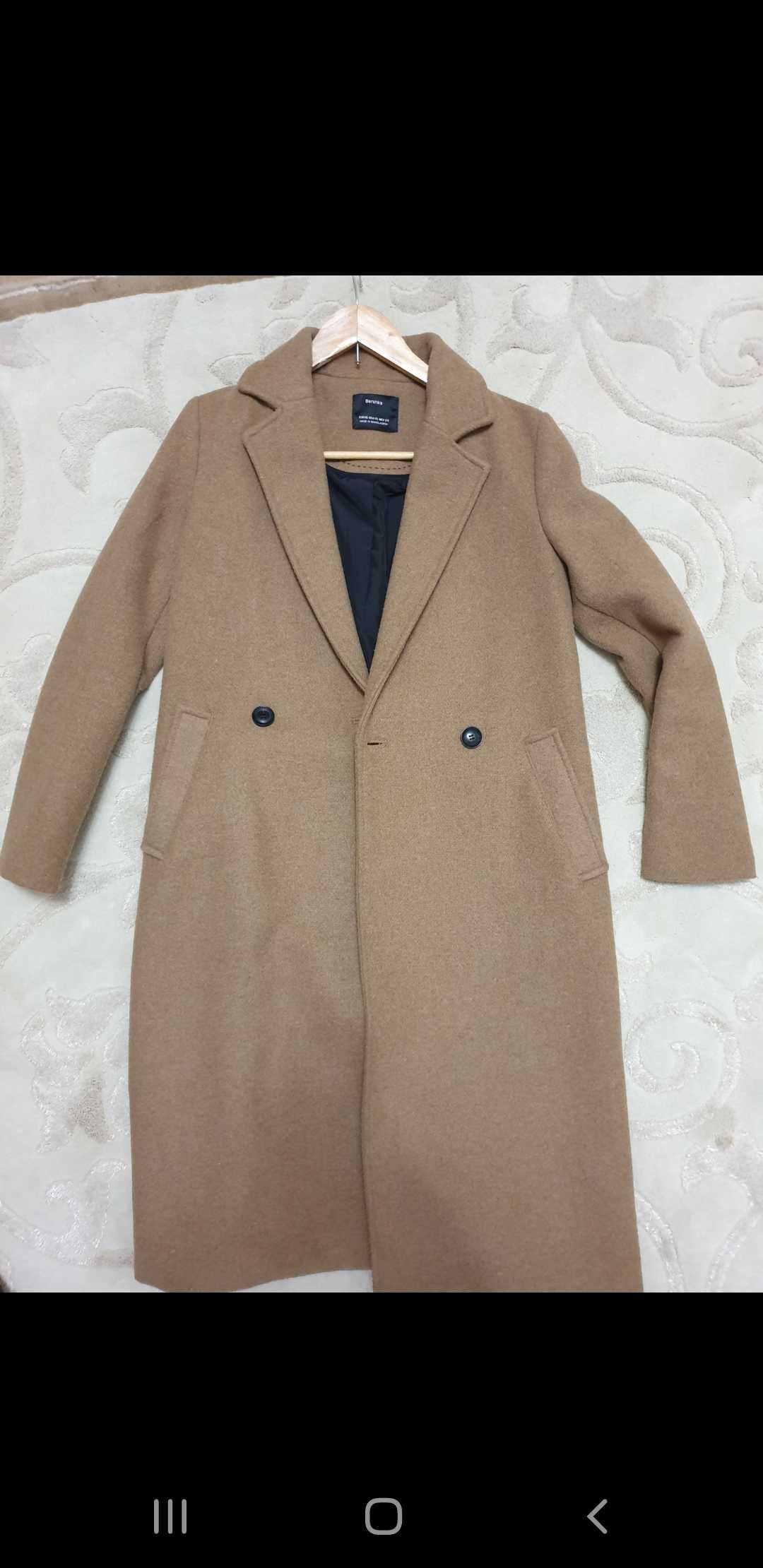 Bershka женское пальто размер xs