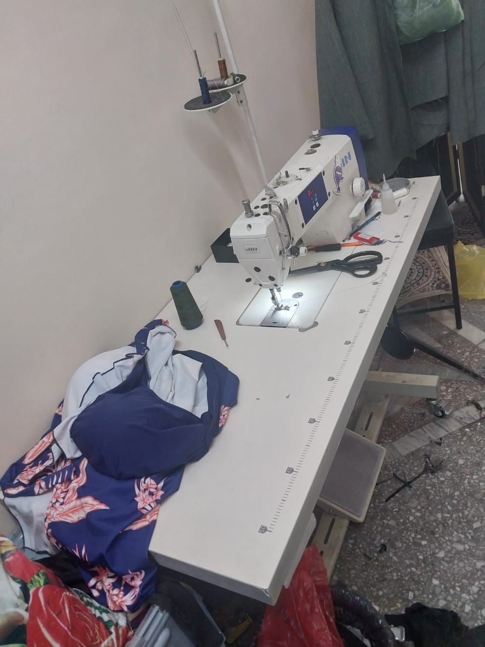 Продам производственную швейную машинку