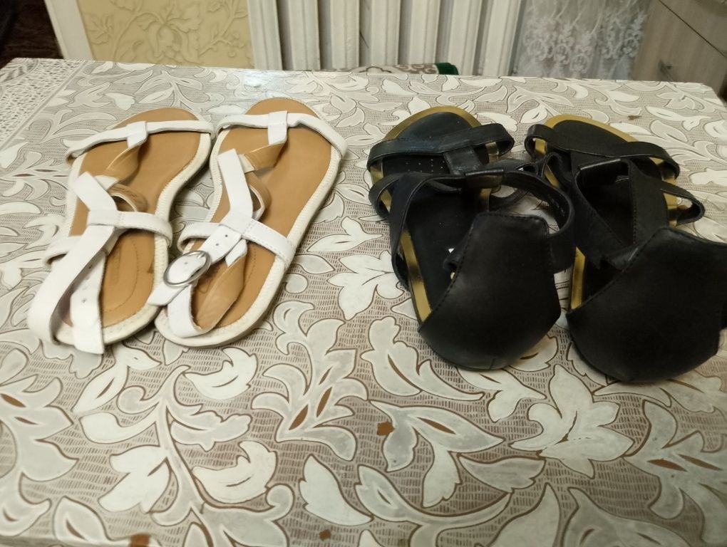 Продам босоножки летние