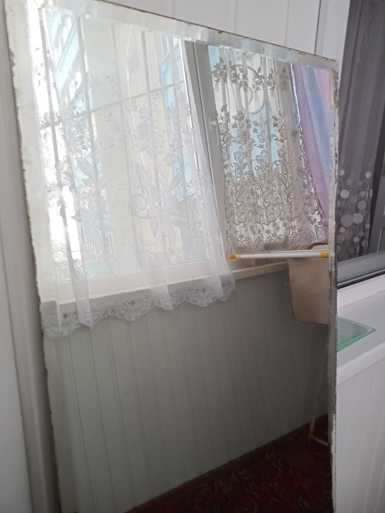 Интерьер в прихожую зеркало или шкаф