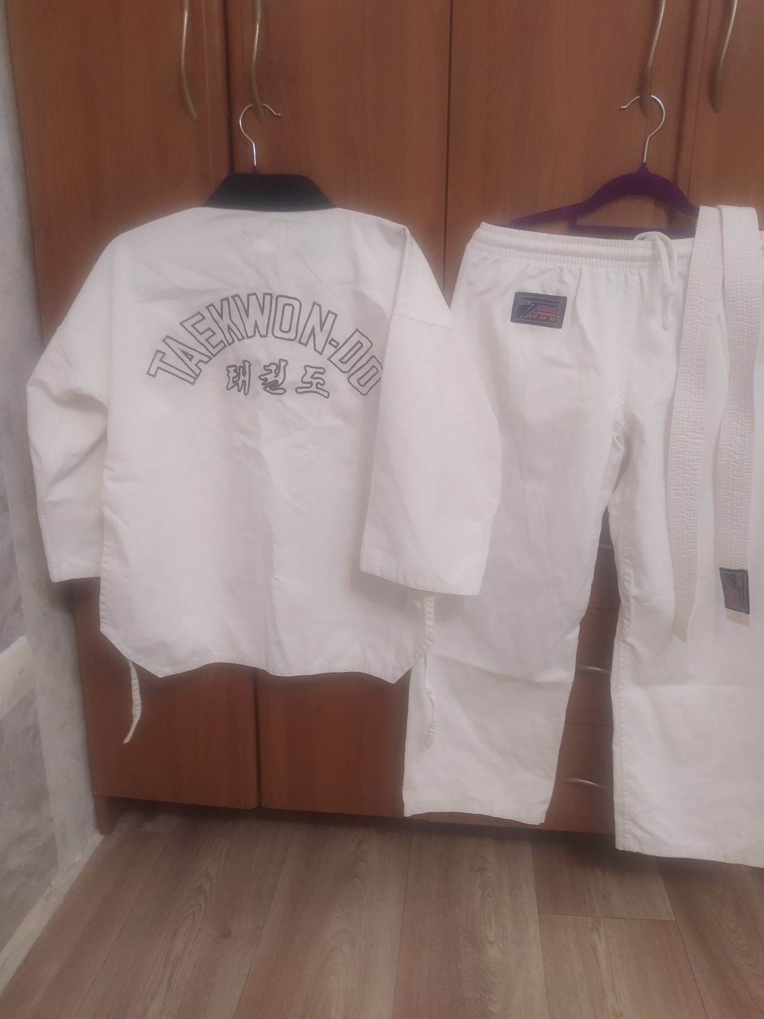 продам кимоно по таэквандо