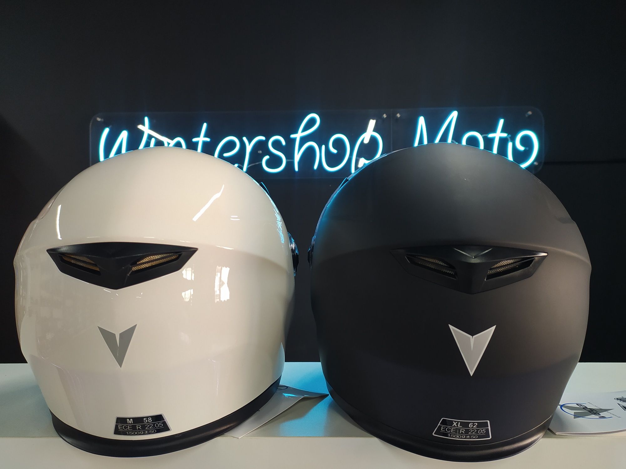 Новые, Качественные Защитные Мотошлемы "VEGA" Разные расцветки! Выбор!