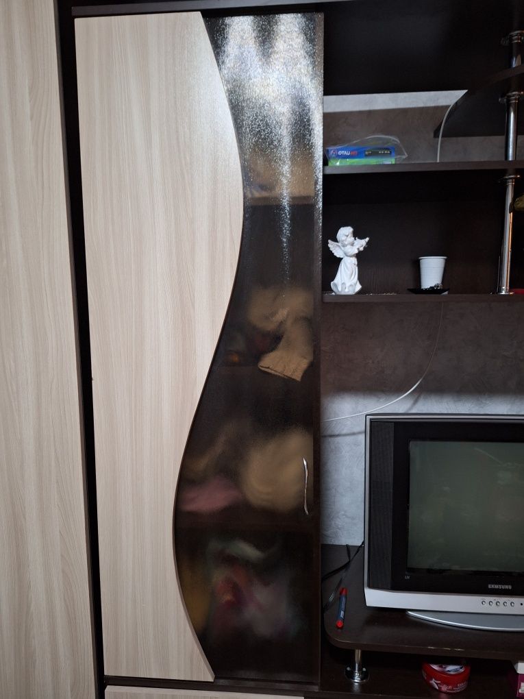 Срочно продаётся стенка