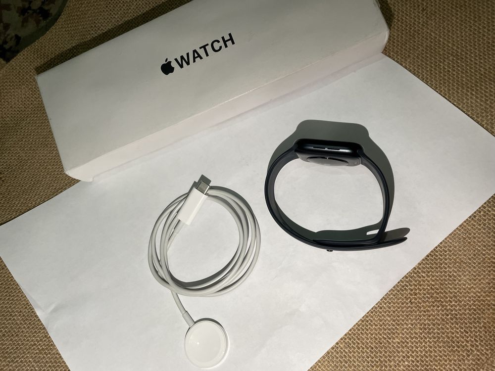 Apple Watch SE 44 мм черный(2024)