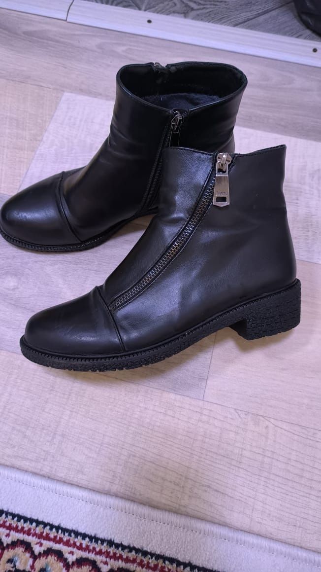 Продам женские сапоги, размер 36