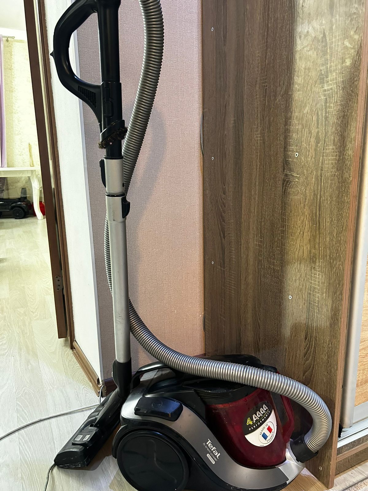 Продаю Пылесос Tefal