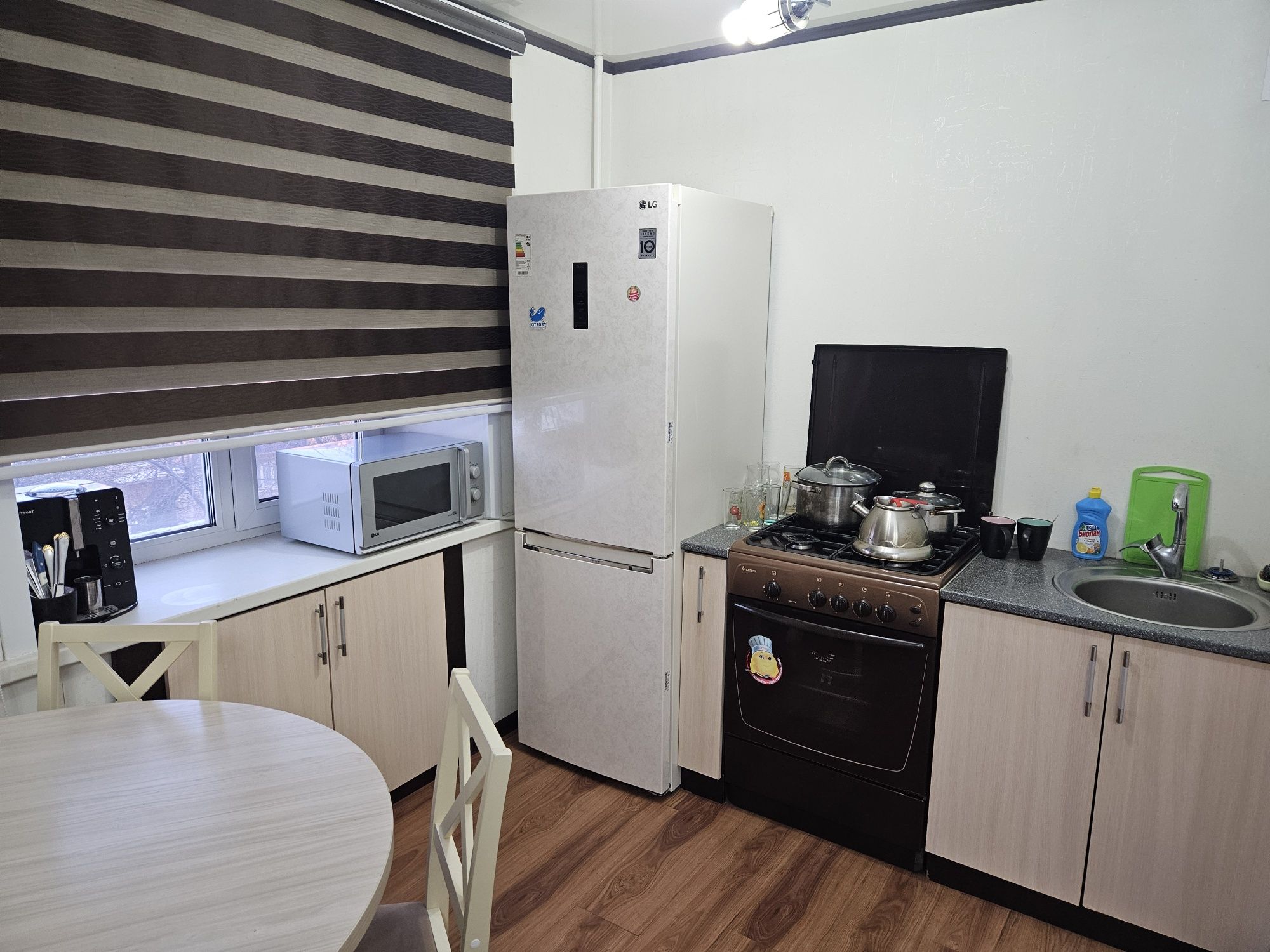 2-комнатнаяЛЮКСкоролевская кровать,огромный диван,TV165см,ваннаJACUZZI