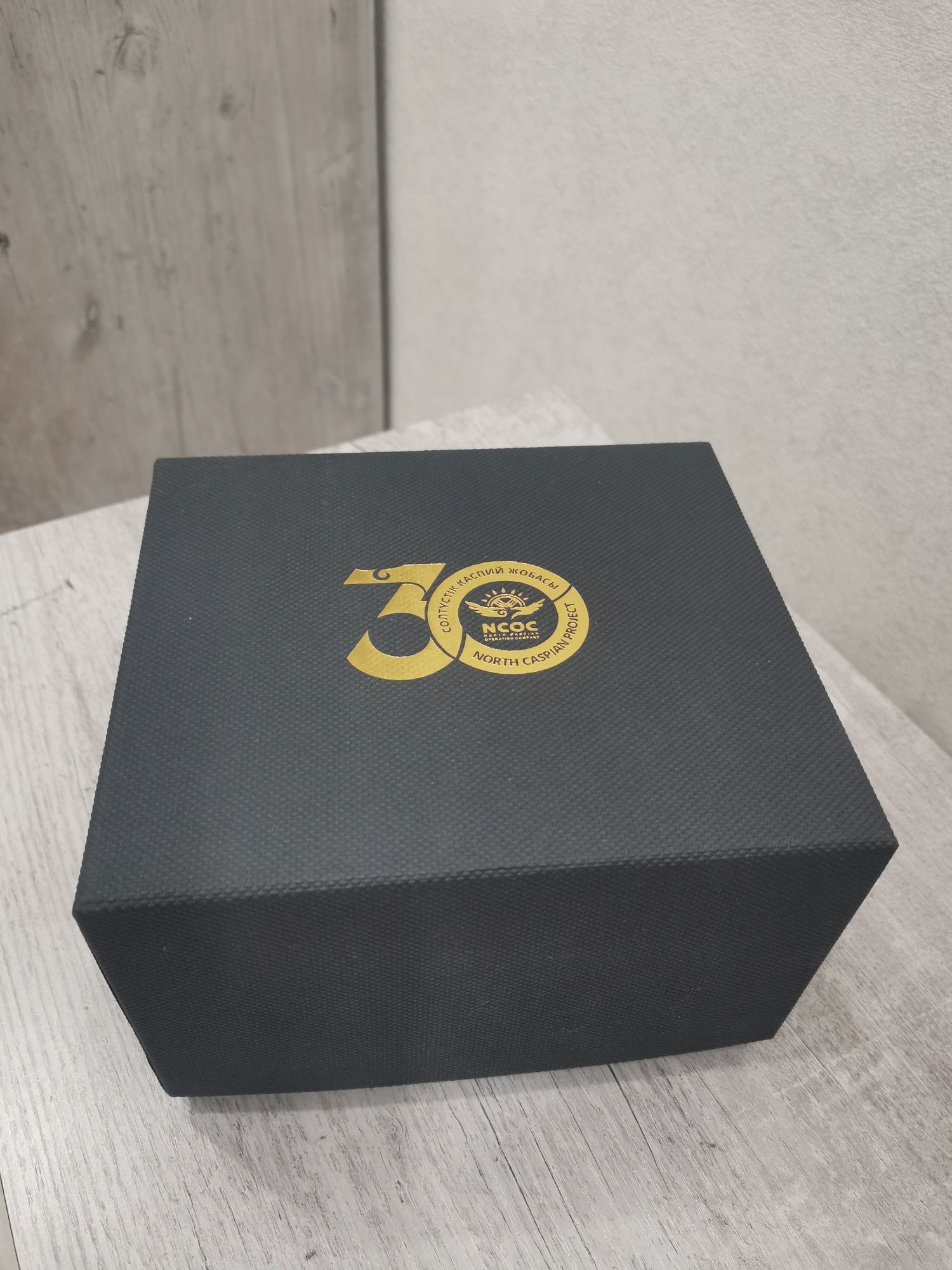 Продам новые наручные юбилейные часы