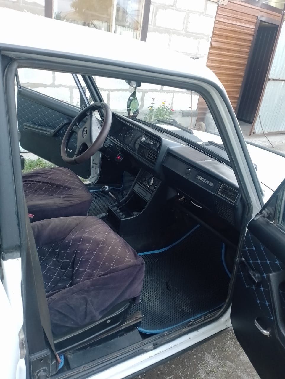 Автомобиль Ваз 2104