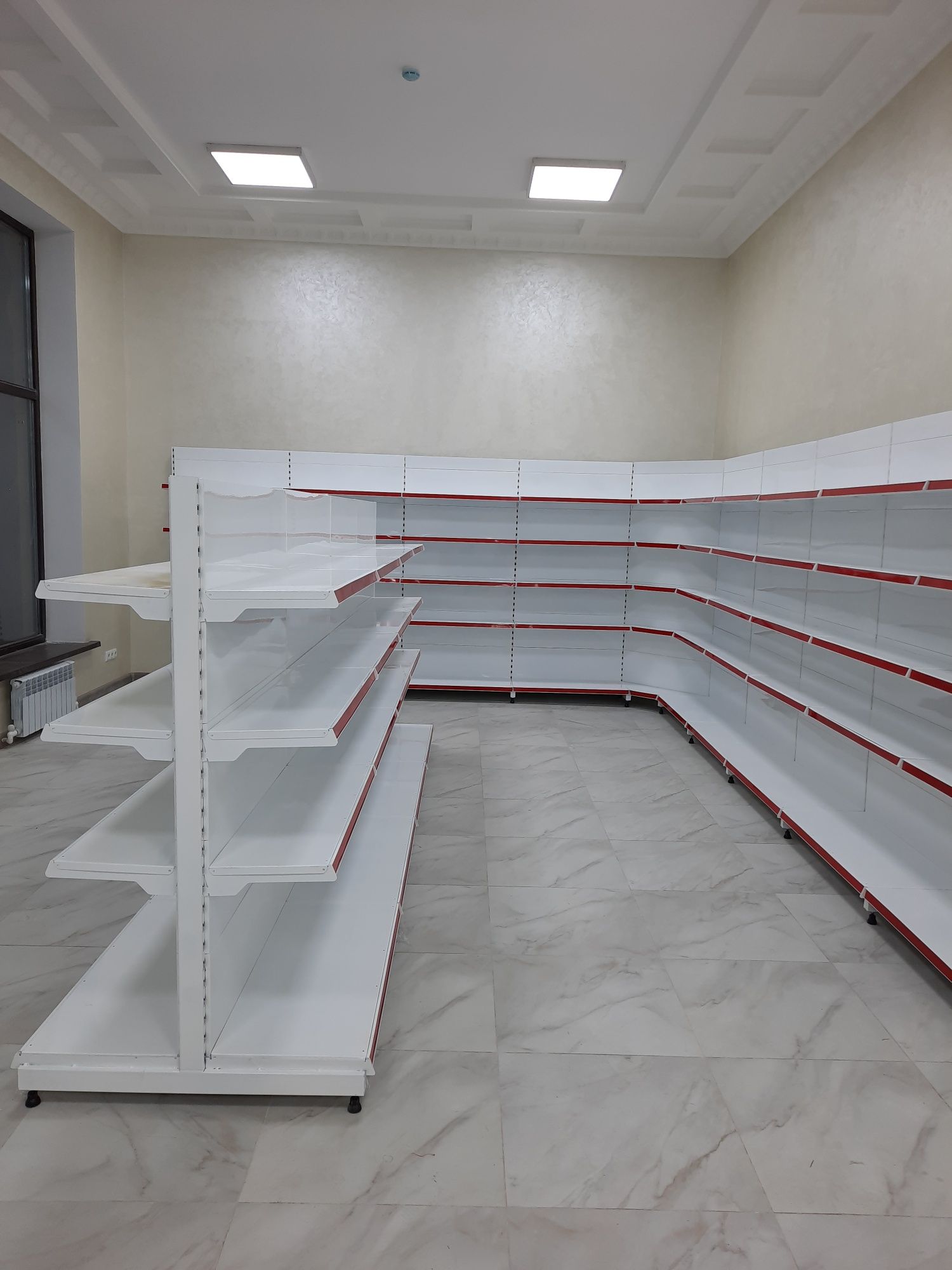 торговое оборудование полки для магазина на прилавке конфетницы
