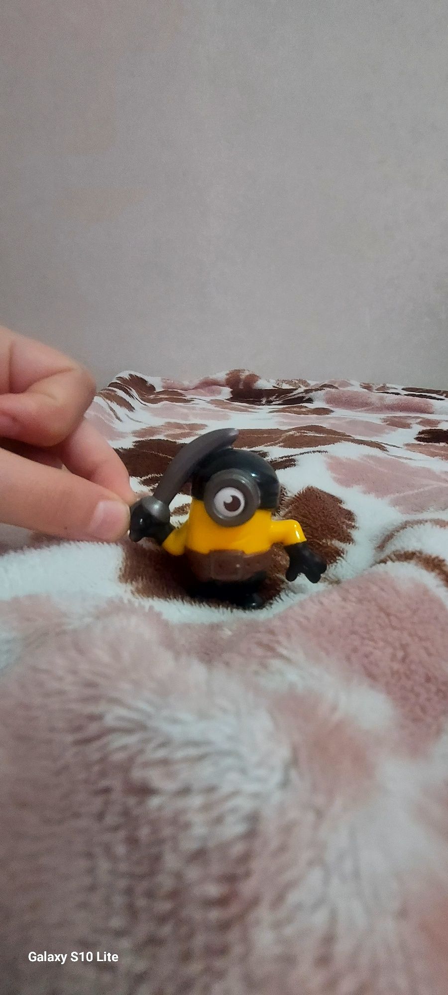 Фигурка миньона из макдональдса