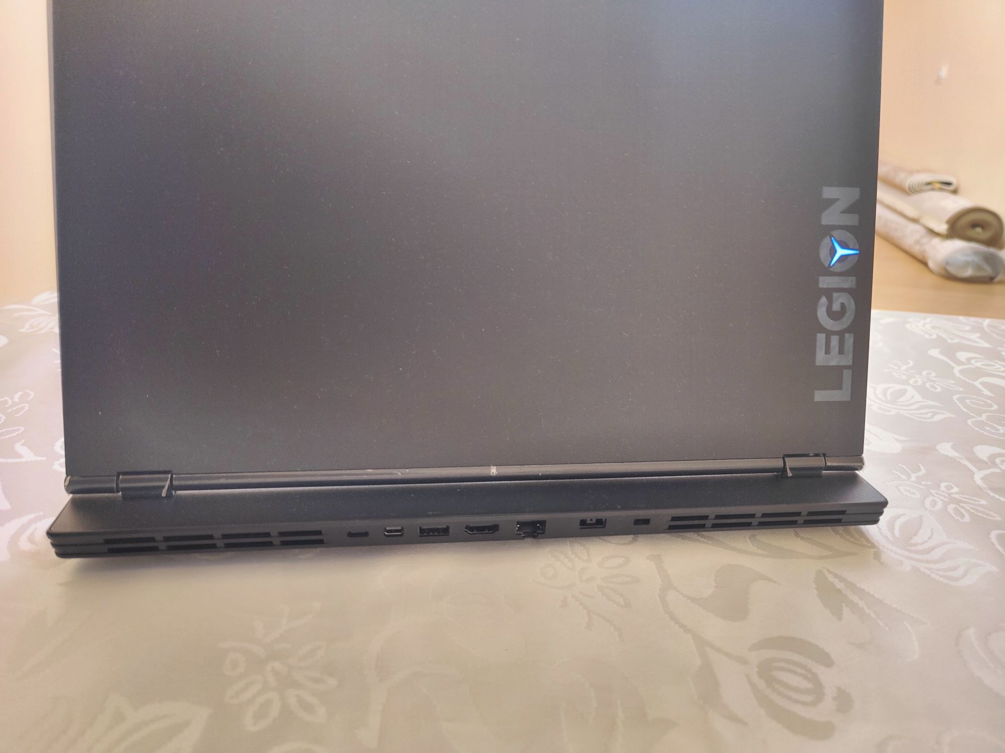 Игровой ноутбук LENOVO LEGION