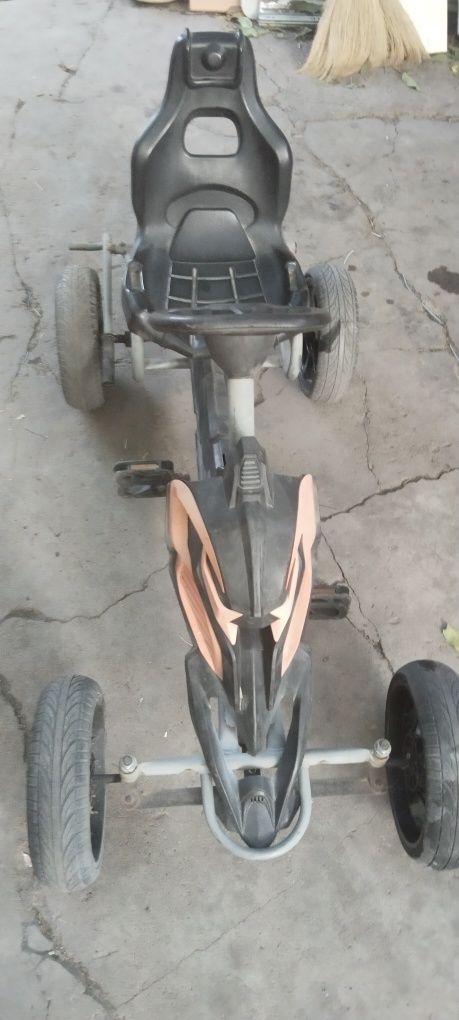 Продам машину для детей