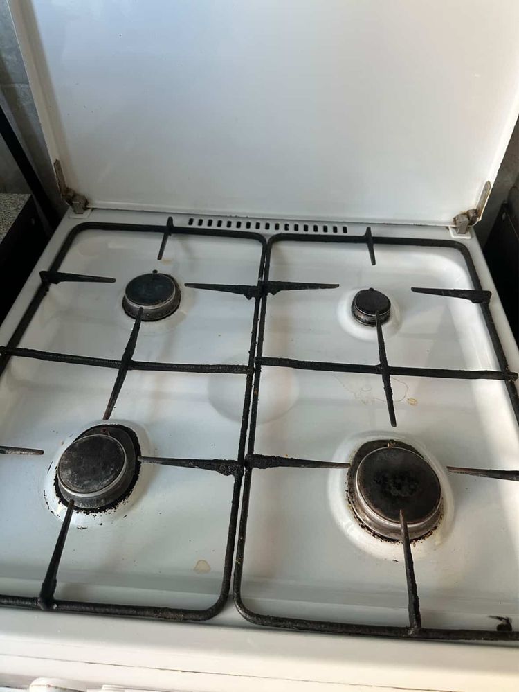 Продам газовую плиту