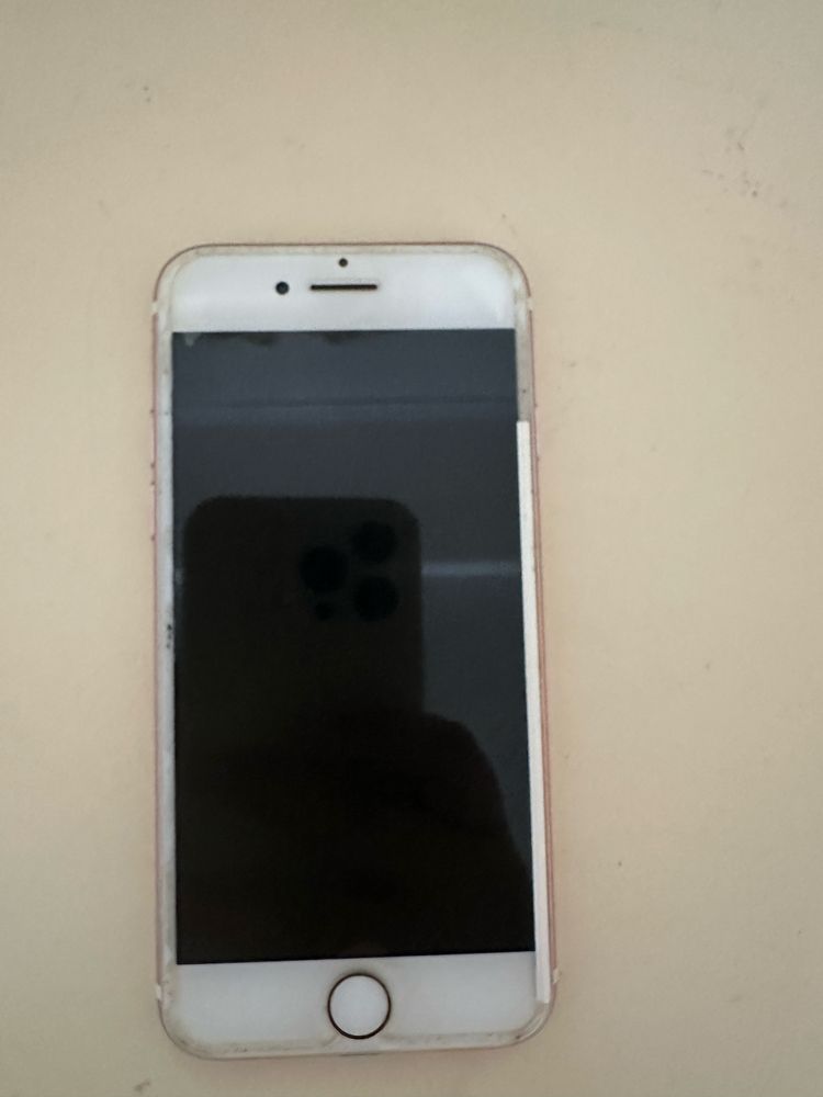 Продам б/у телефон Iphone 7