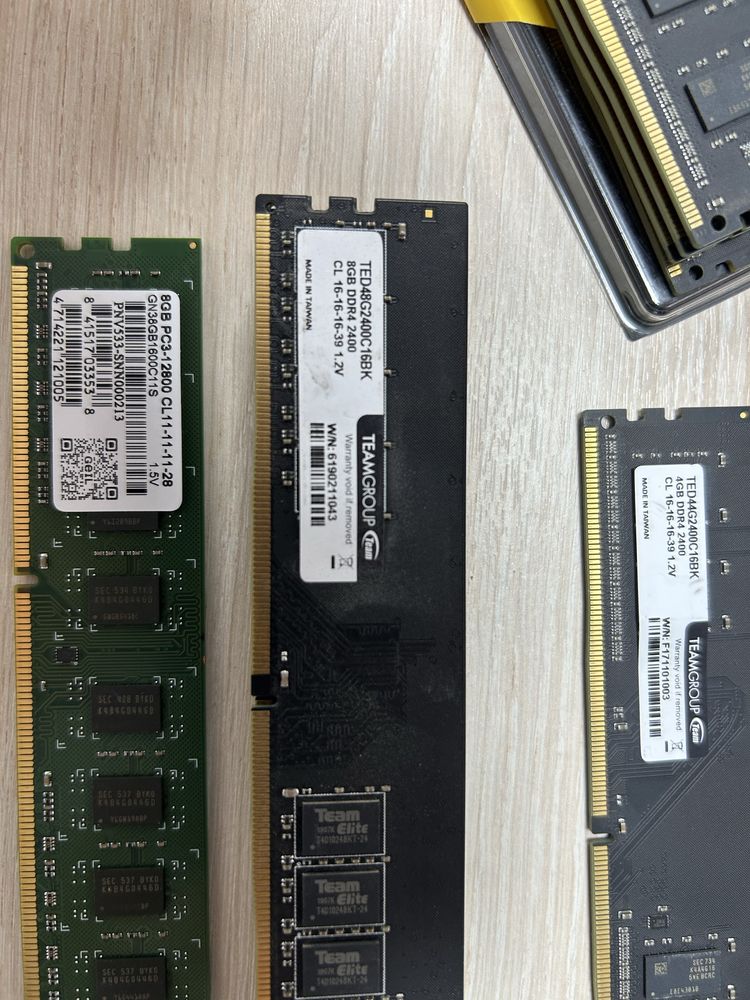 Продам озу 4GB  и 8 Gb
