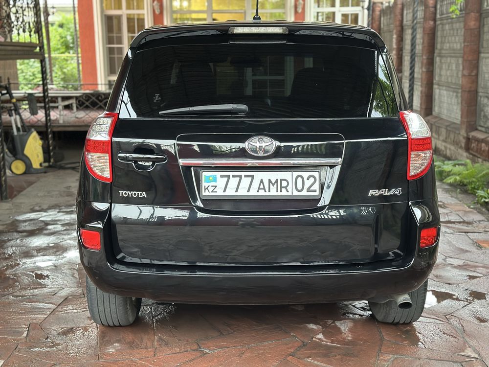 Продам Toyota Rav4