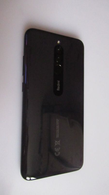 Xiaomi Redmi 8 состояние нового, телефон сотовый