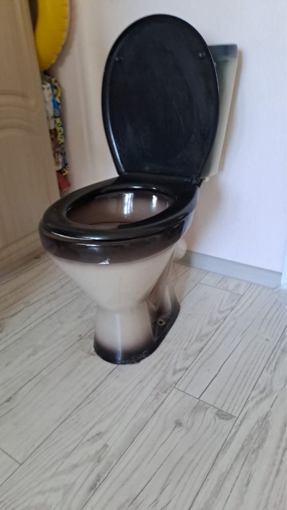 Продам унитаз