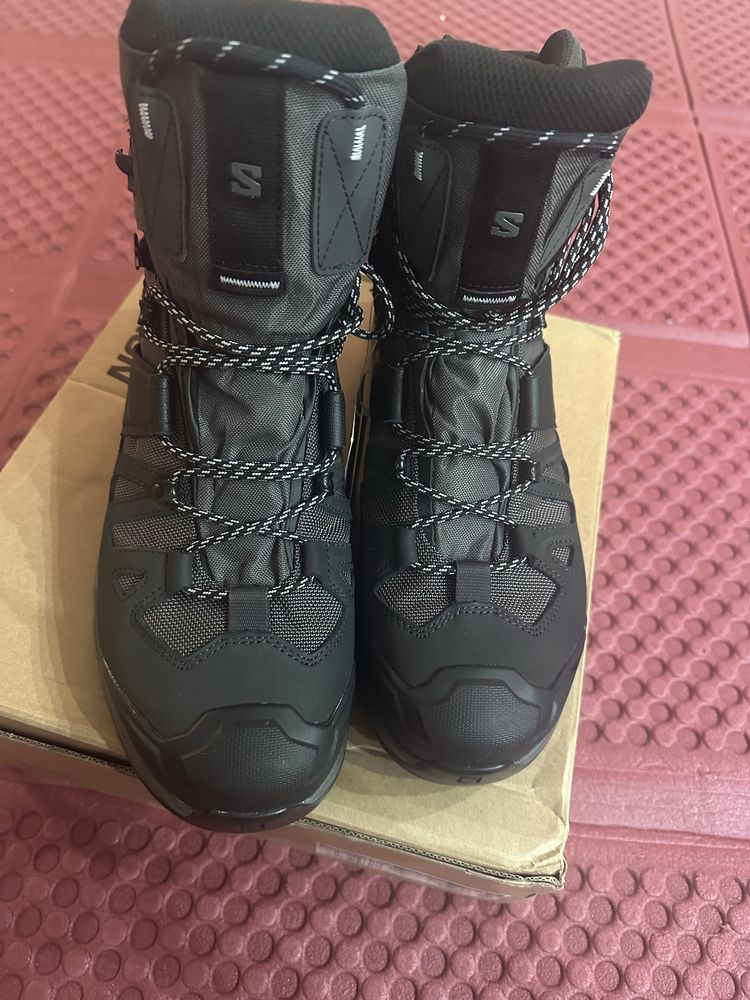 Продам новые ботики Salomon