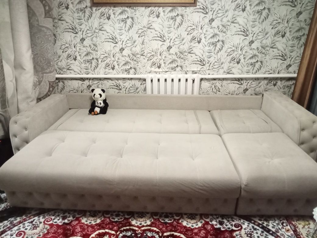 Продается диван в гостиную