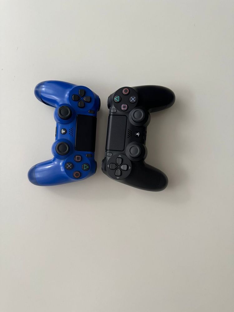 Playstation 4 Pro, 2 джойстика, зарядные устройства