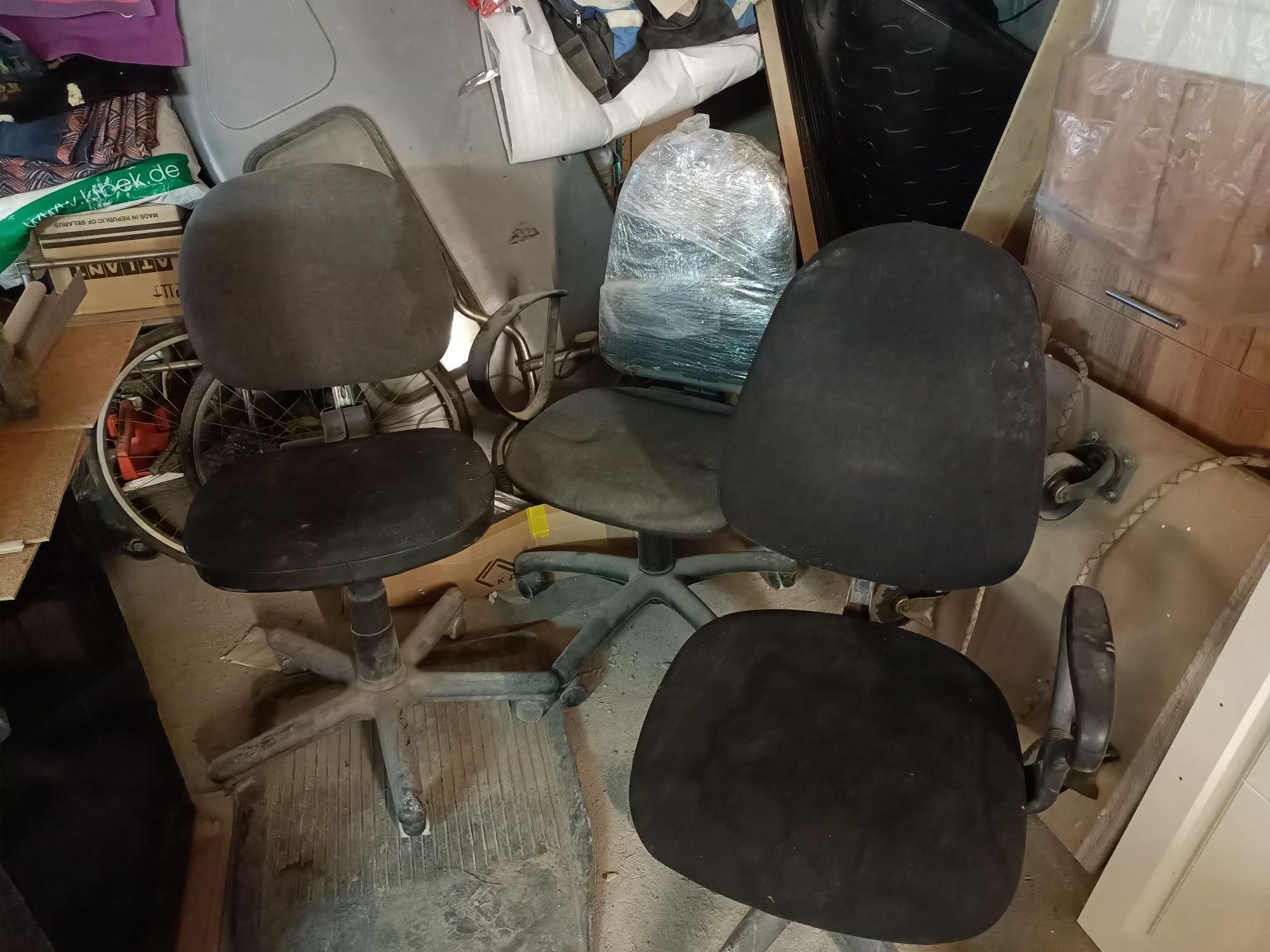 продам офисный стулья