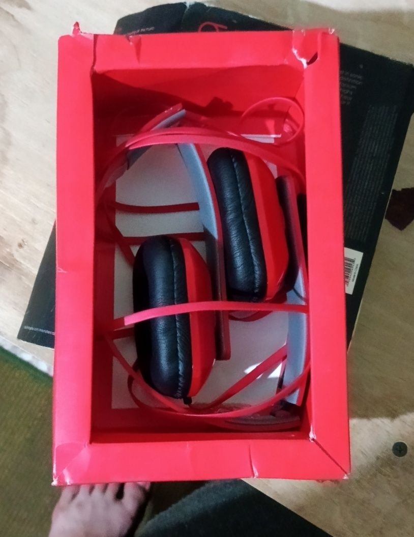 Beats by dr.dre : наушники новые одам за 1500
